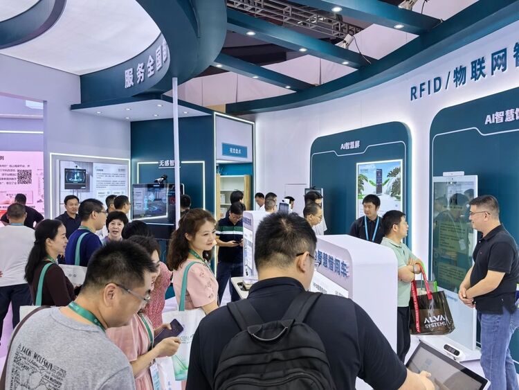 展会直击｜ag8旗舰厅闪耀2024年中国图书展览会！